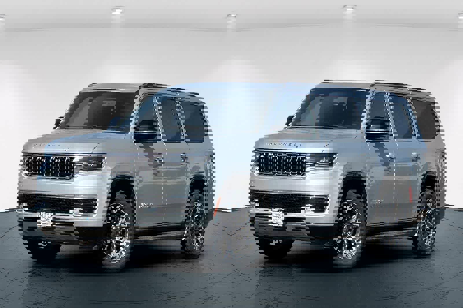 Used 2023 Jeep Wagoneer L Series III w/ Preferred Equipment Group image 1