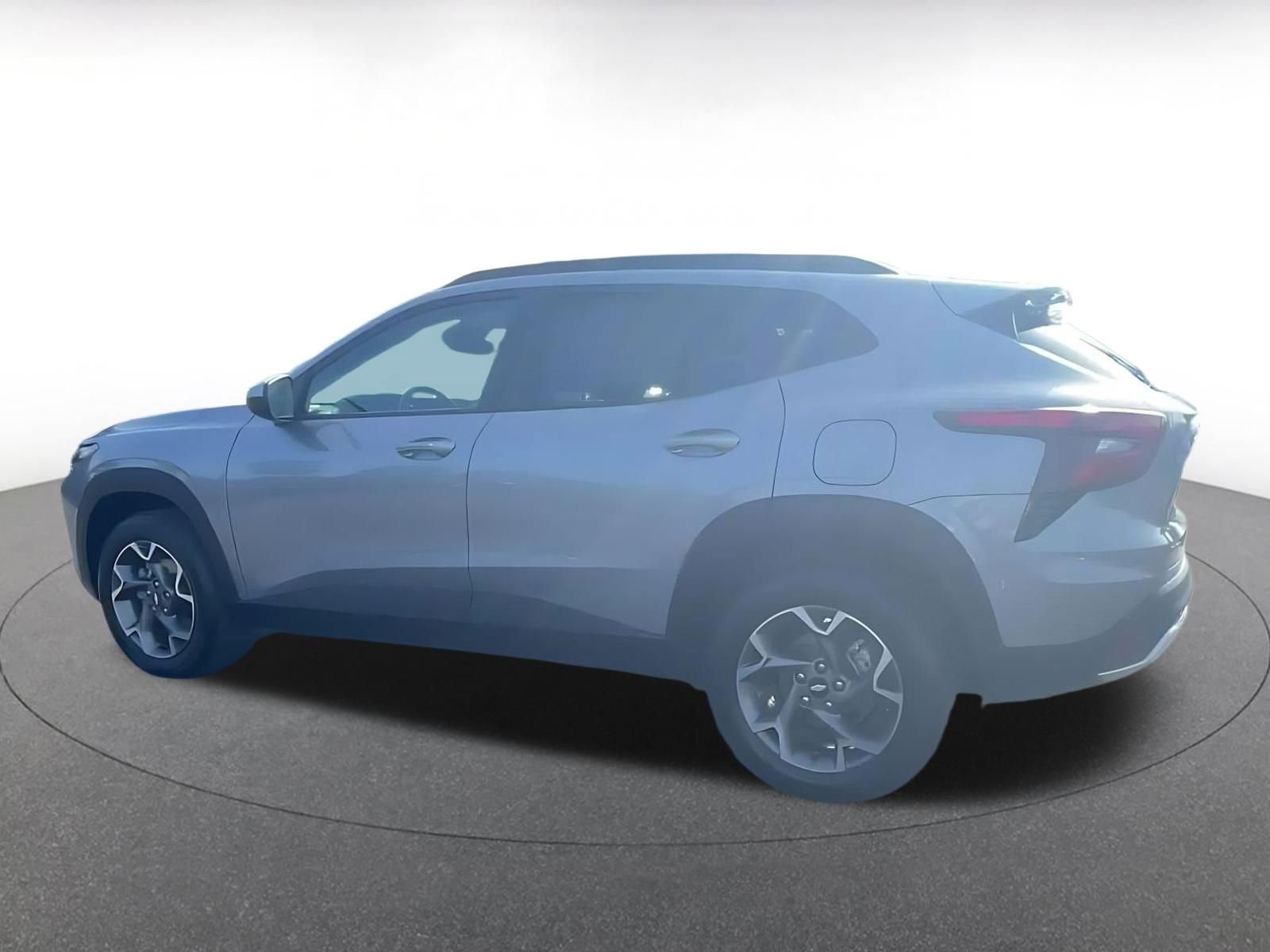 Used 2025 Chevrolet Trax LT w/ LT Convenience Package image 10