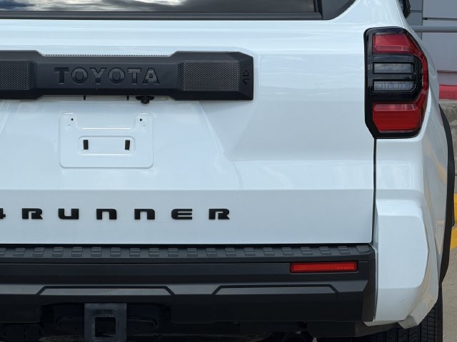 Certified 2025 Toyota 4Runner SR5 AWD/4WD image 8