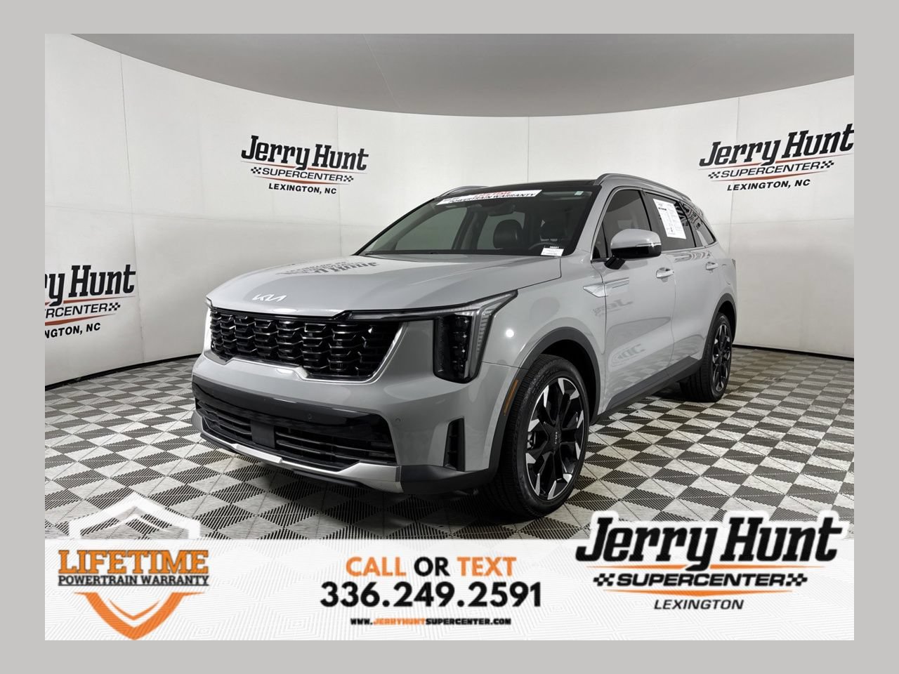 Used 2025 Kia Sorento EX w/ Panoramic Sunroof Package
