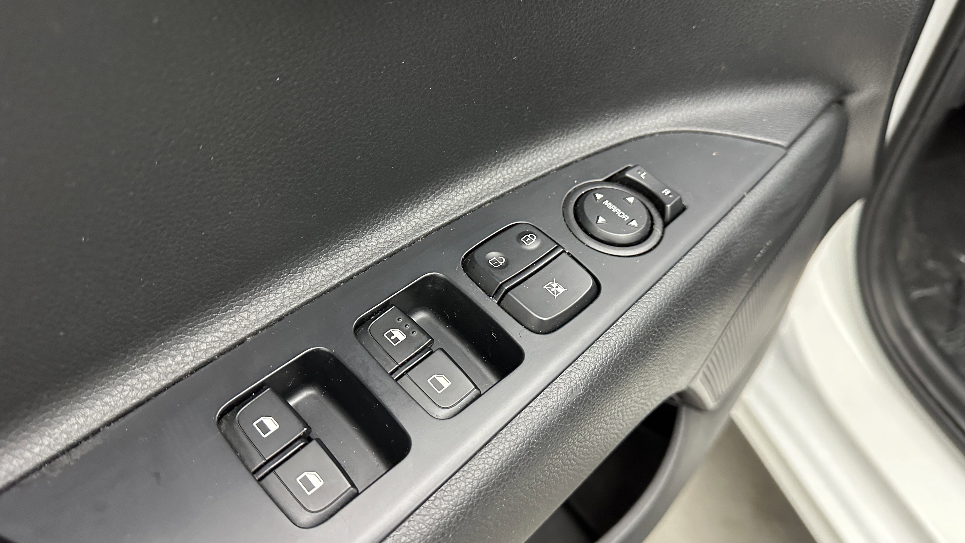 Used 2023 Kia Rio S w/ Technology Package image 11