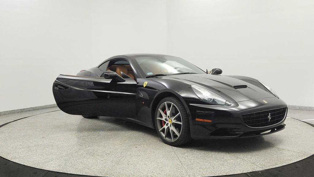 Used 2012 Ferrari California RWD image 12