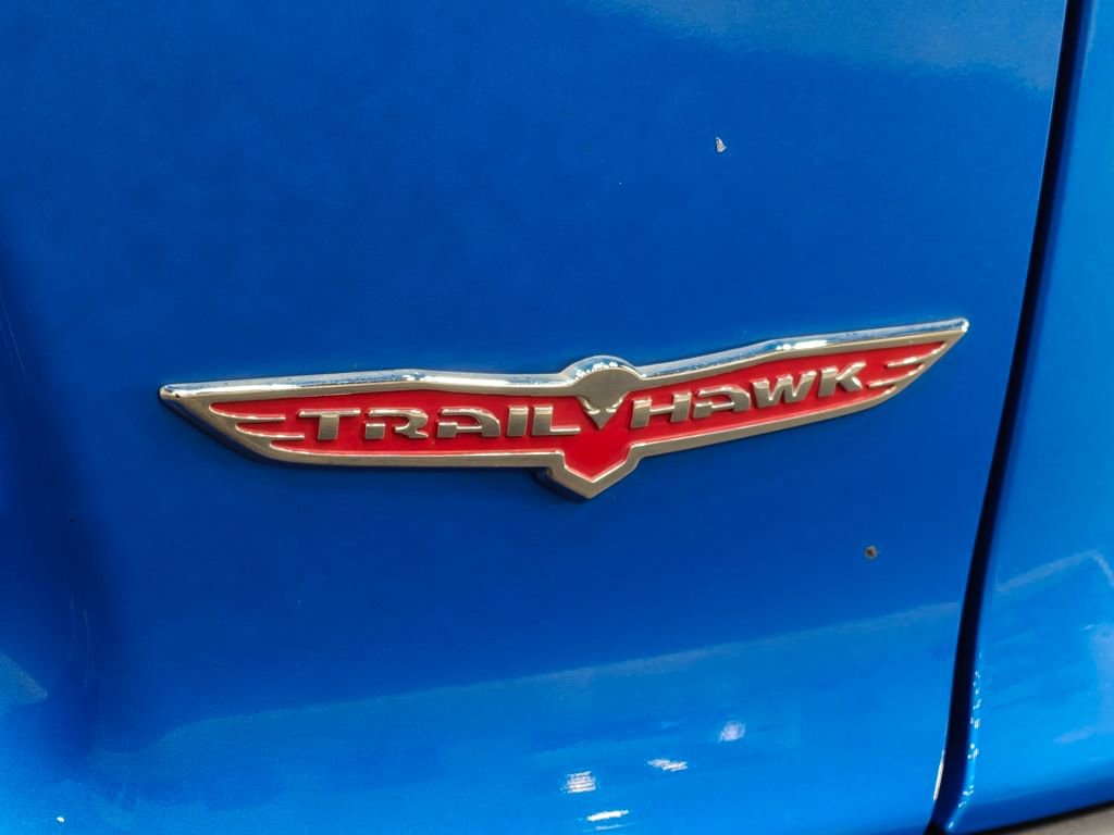Used 2020 Jeep Cherokee Trailhawk image 65