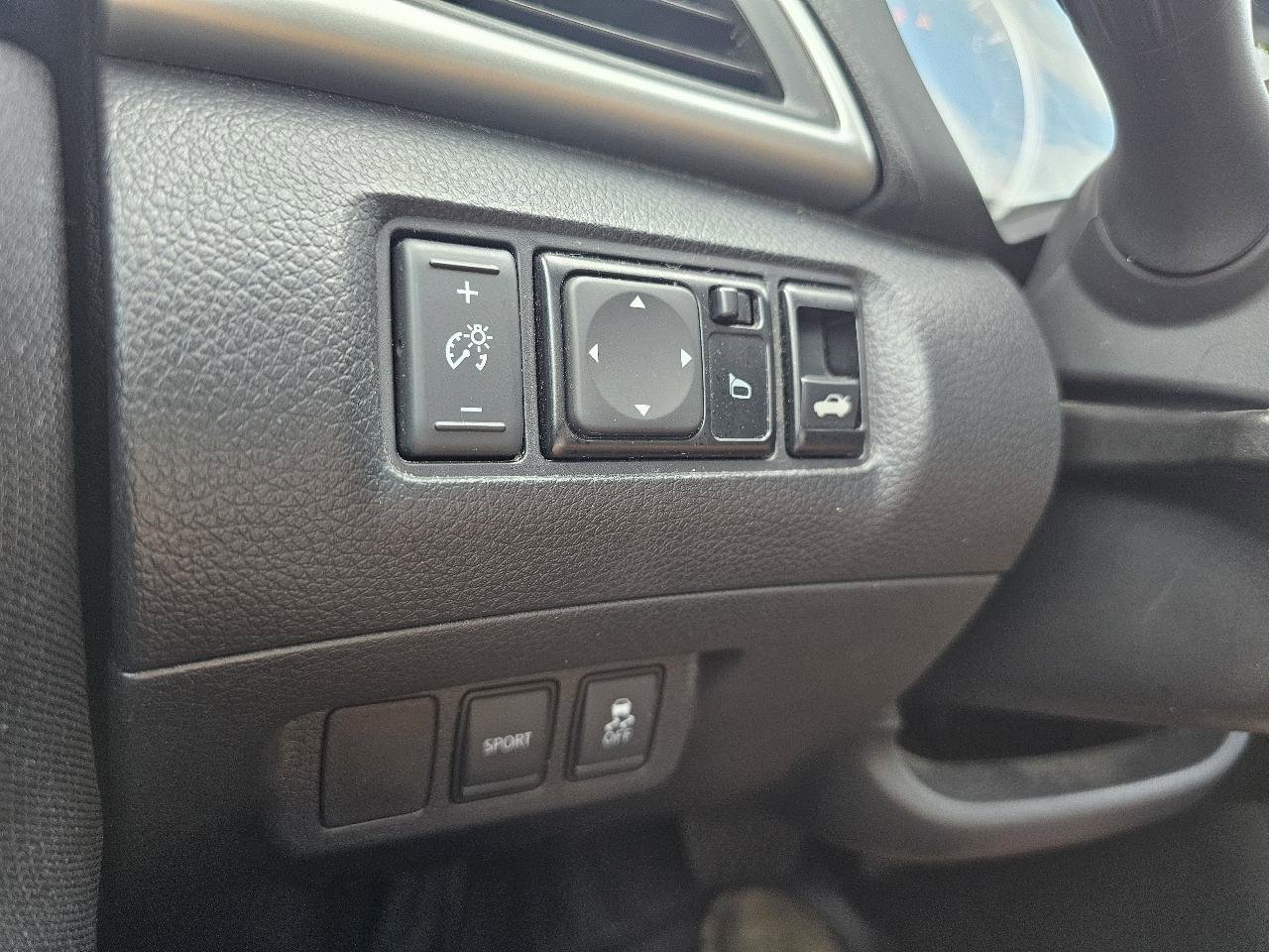 Used 2019 Nissan Sentra SR FWD image 43