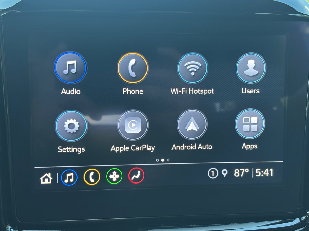 Used 2023 Chevrolet Traverse LT image 8