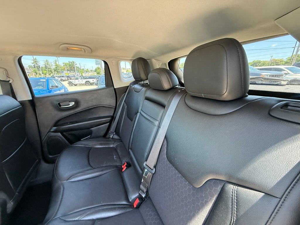 Used 2019 Jeep Compass Latitude AWD/4WD image 25