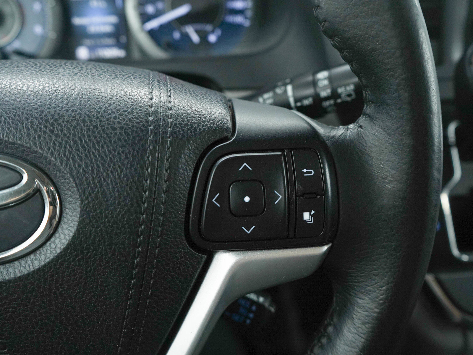 Used 2015 Toyota Sienna XLE image 25