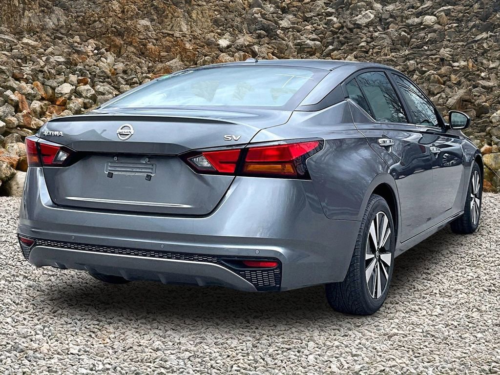 Used 2022 Nissan Altima 2.5 SV image 2