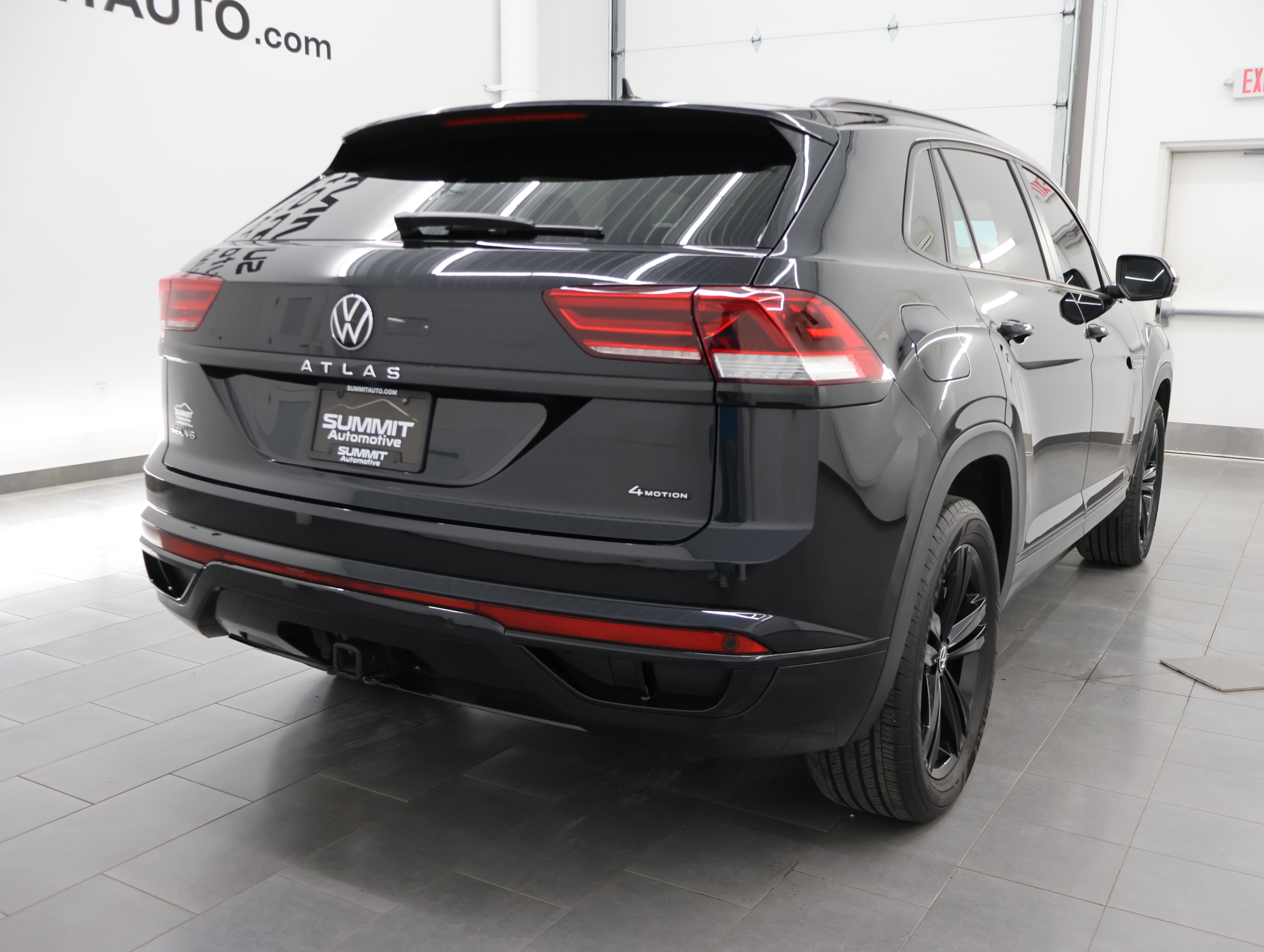 Used 2023 Volkswagen Atlas Cross Sport SEL R-Line AWD/4WD image 5