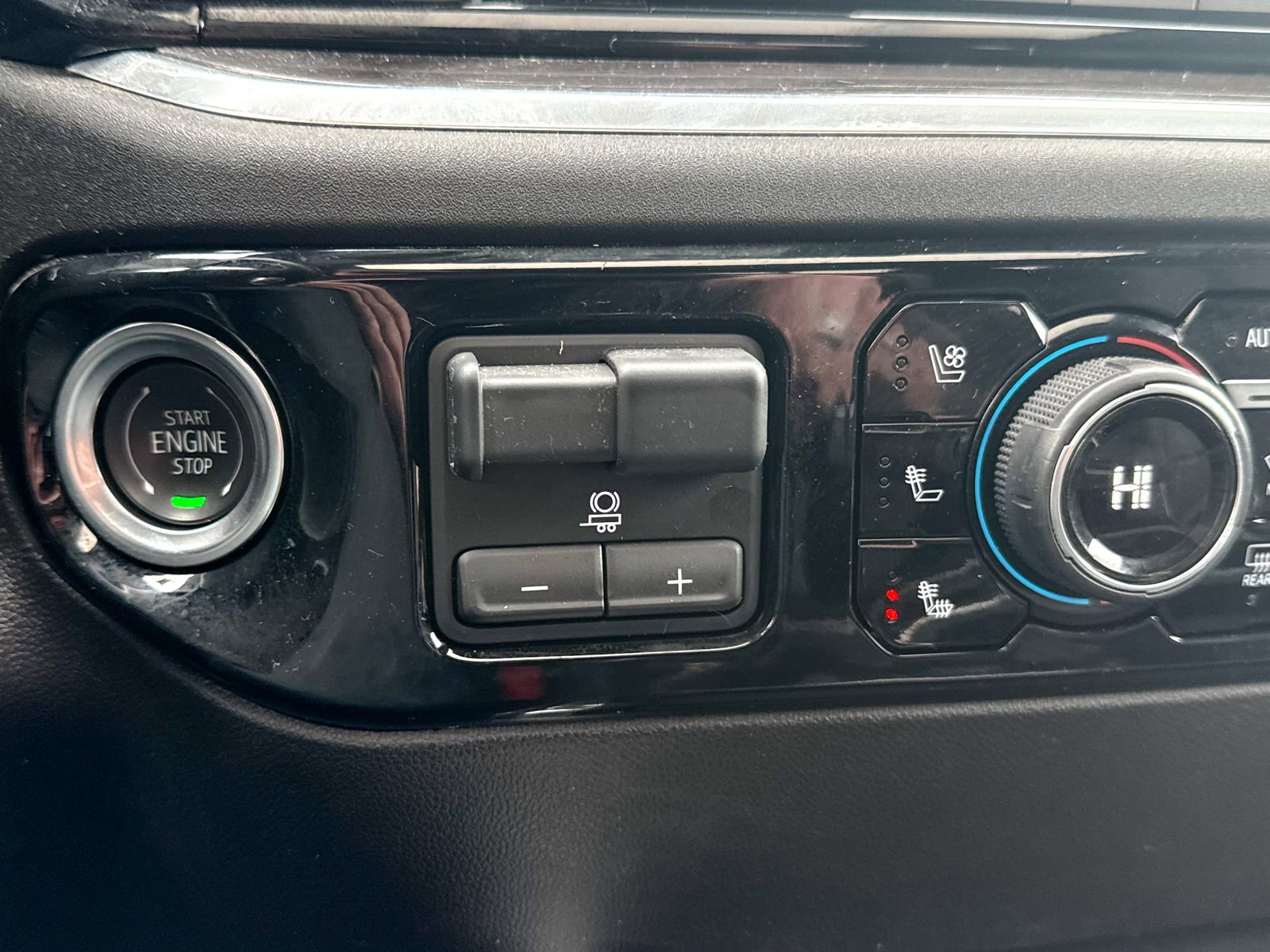 Used 2025 Chevrolet Silverado 2500 LTZ w/ Trail Boss Package image 33