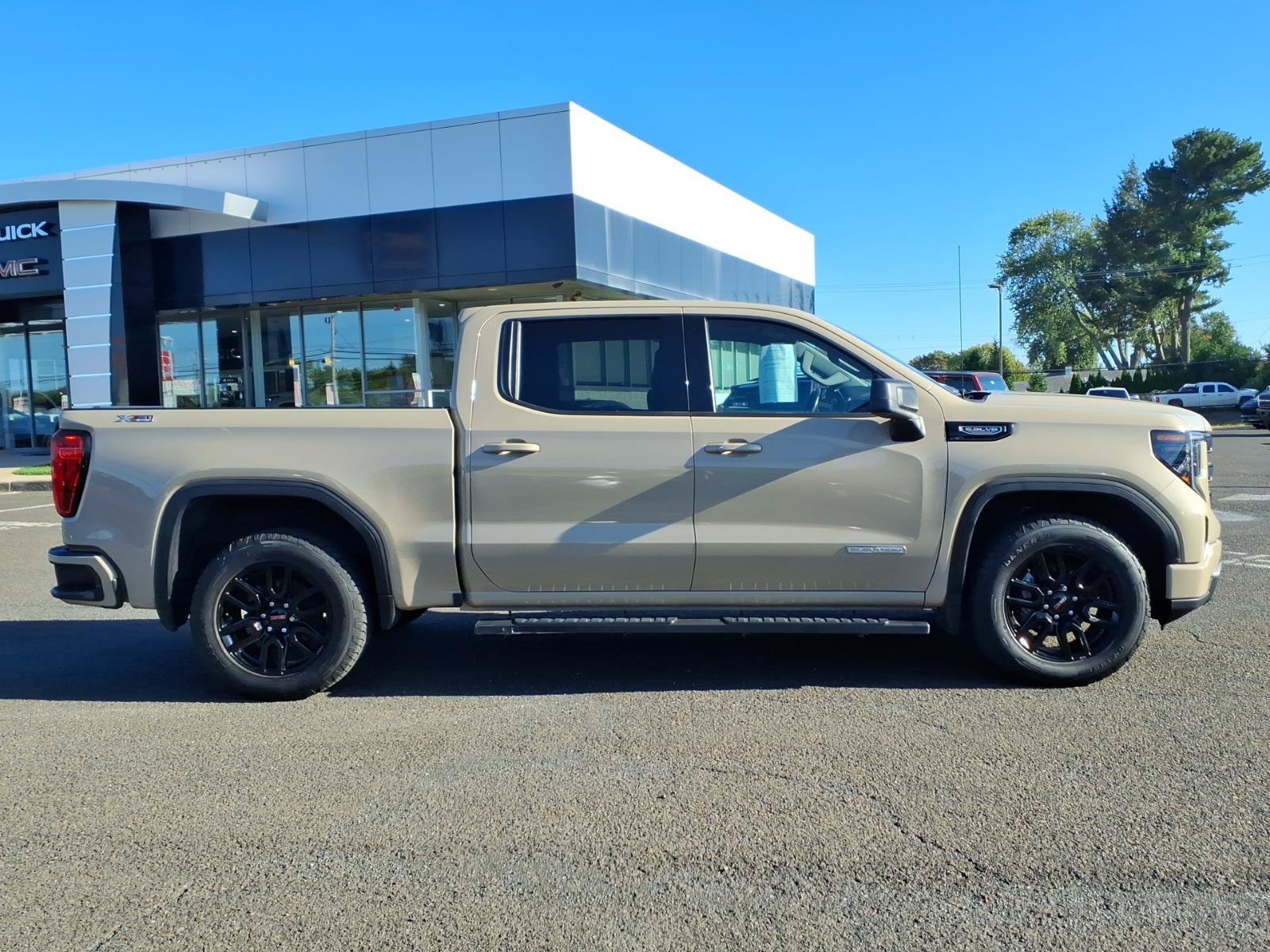 Certified 2022 GMC Sierra 1500 Elevation w/ X31 Off-Road Package AWD/4WD image 2
