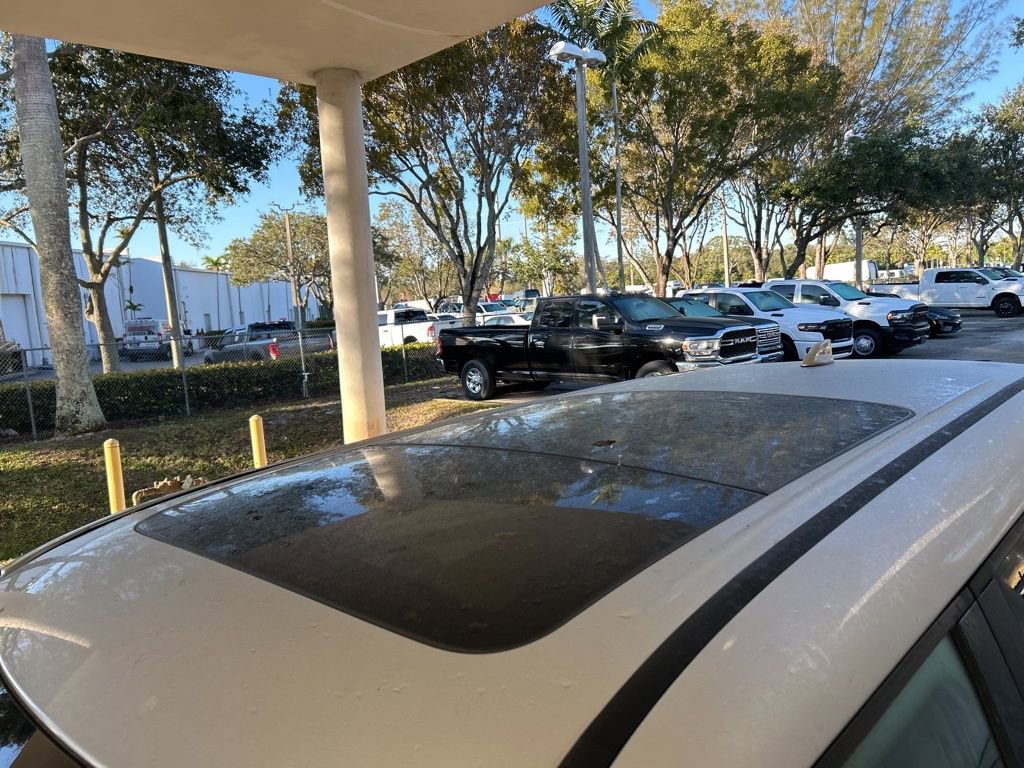 New 2025 Mitsubishi Outlander SE image 16