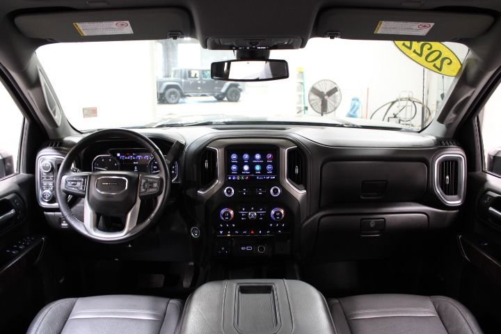 Certified 2022 GMC Sierra 3500 Denali image 2