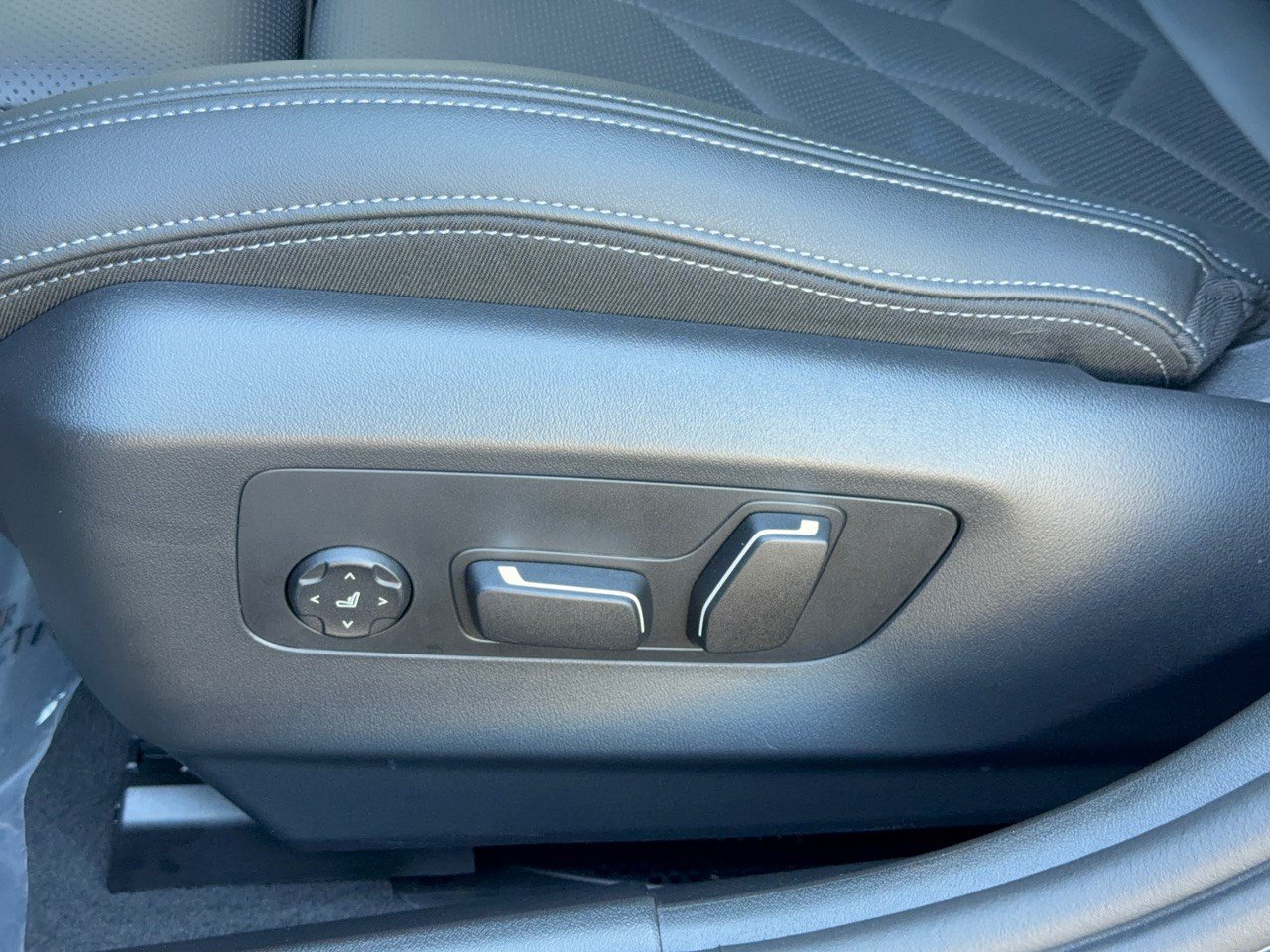 Certified 2026 BMW 530i RWD image 16