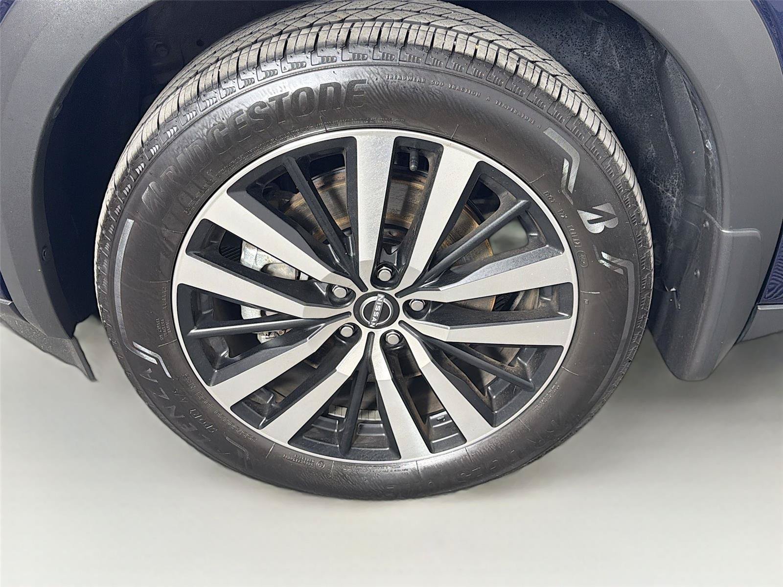 Used 2025 Nissan Pathfinder Platinum AWD/4WD image 34