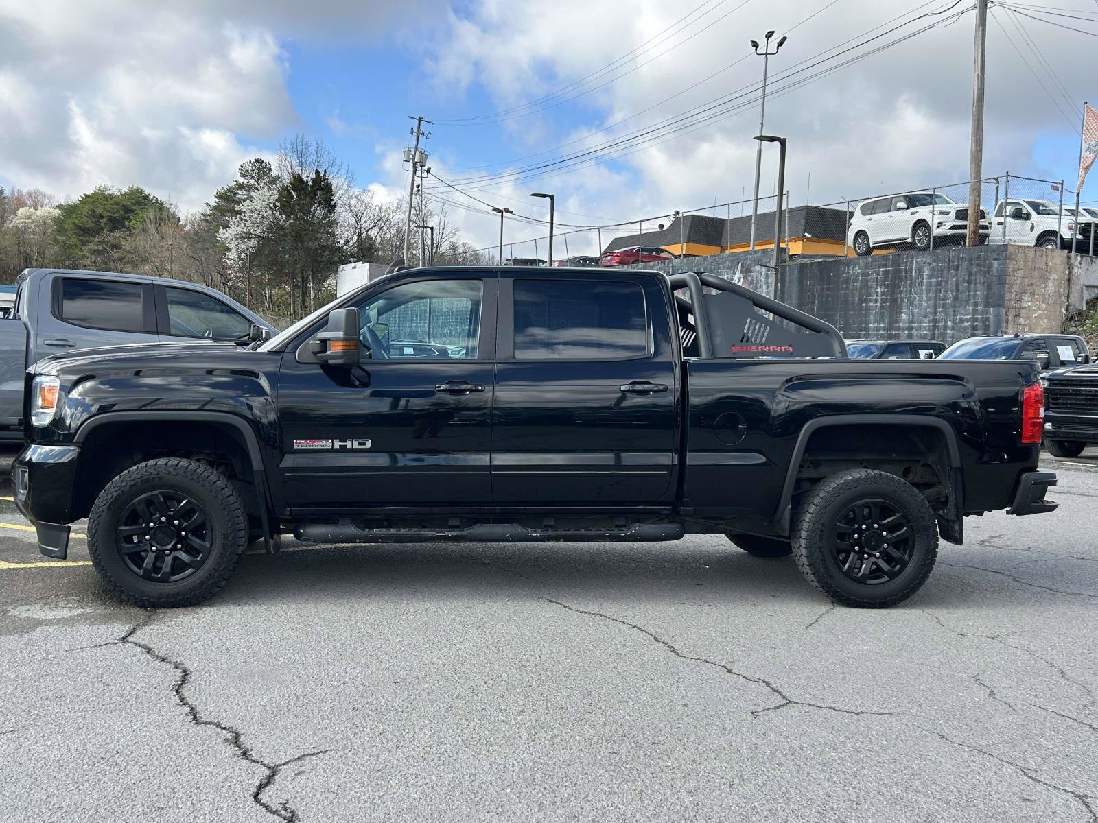 Used 2017 GMC Sierra 2500 SLT w/ All Terrain X HD Package image 6