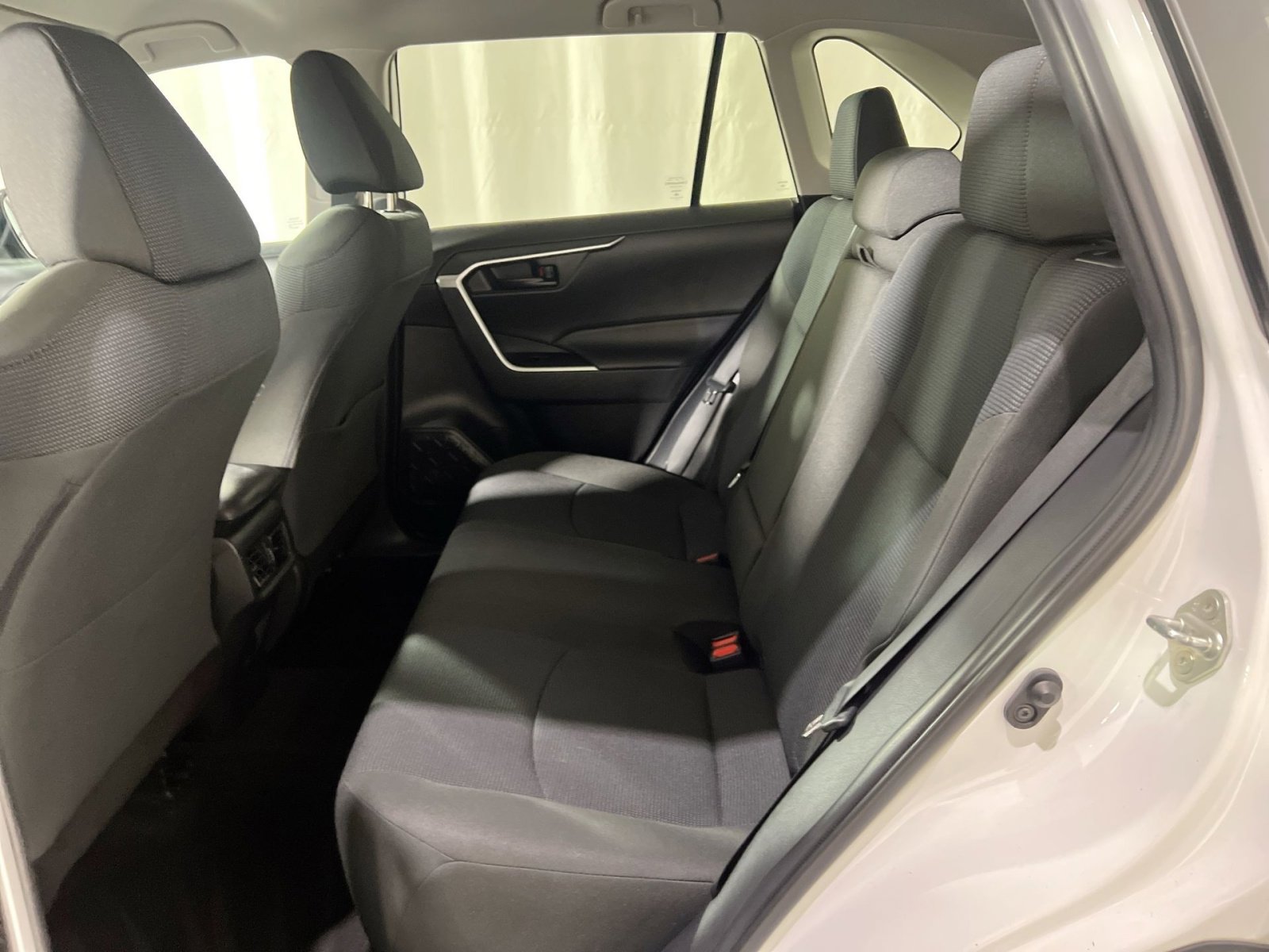 Used 2022 Toyota RAV4 LE image 23