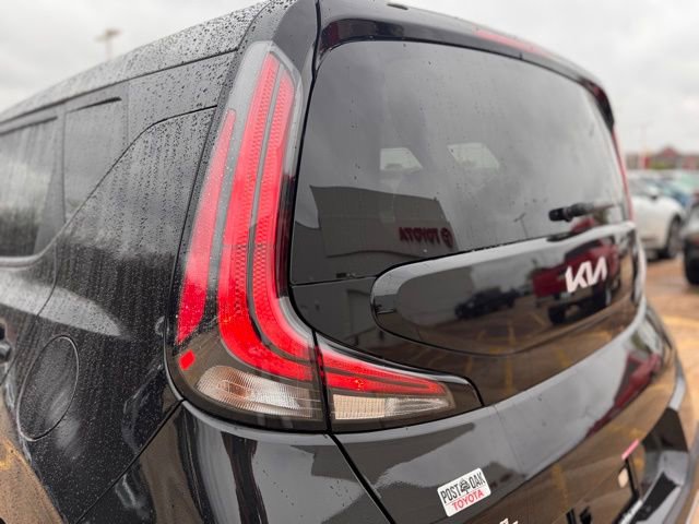 Used 2025 Kia Soul LX image 13