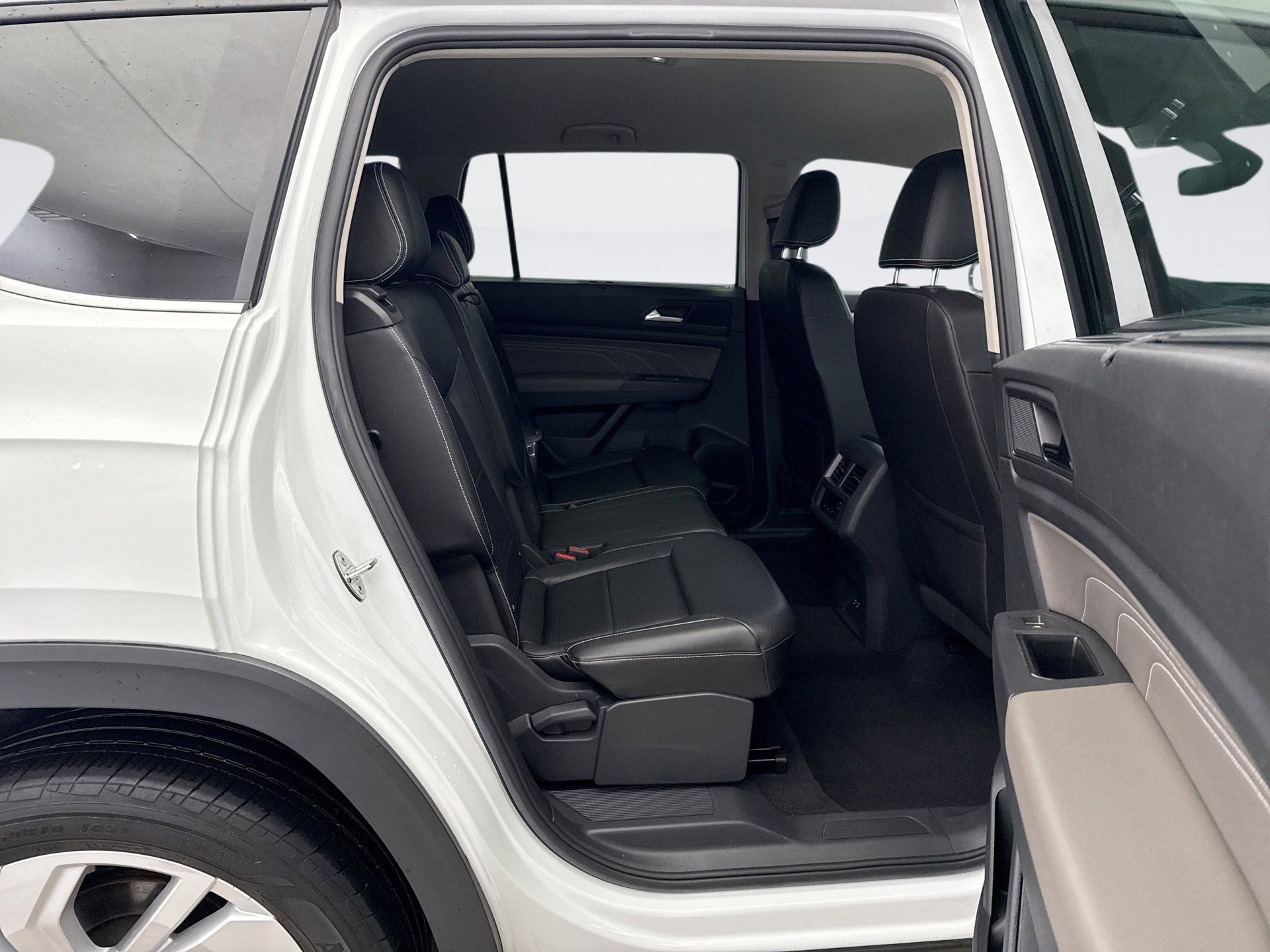 Used 2023 Volkswagen Atlas SE image 17