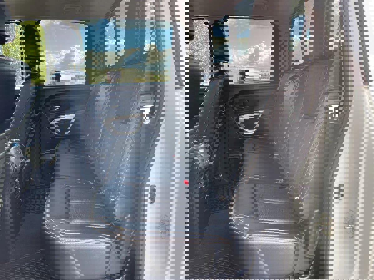 Used 2016 Nissan Titan SL image 22