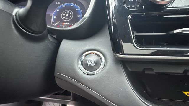 Used 2023 Toyota Highlander Limited image 17