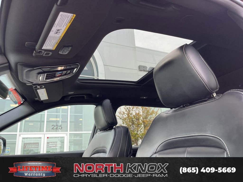 Used 2025 Jeep Grand Cherokee L Limited image 12