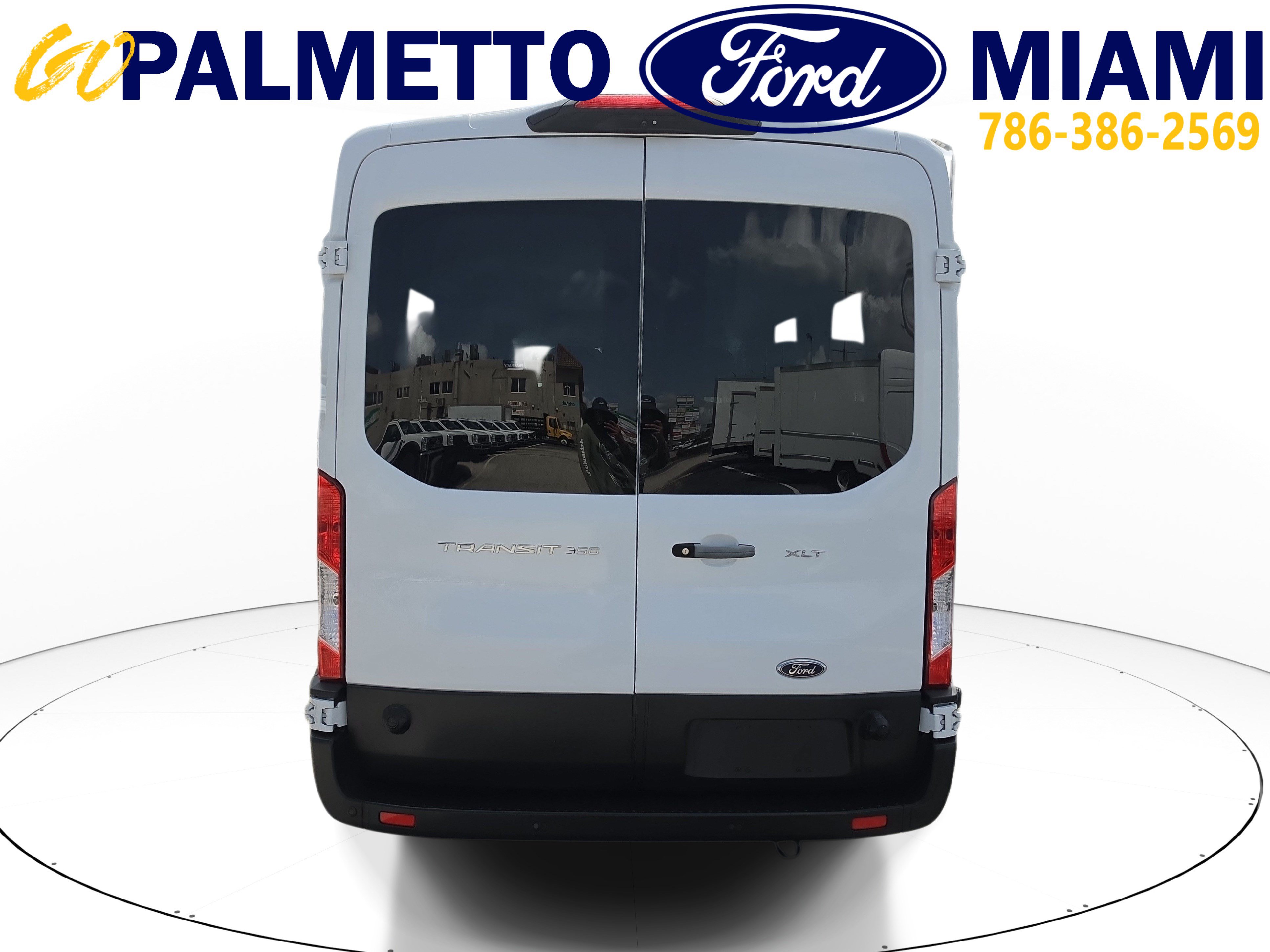 Used 2024 Ford Transit 350 XLT RWD image 5
