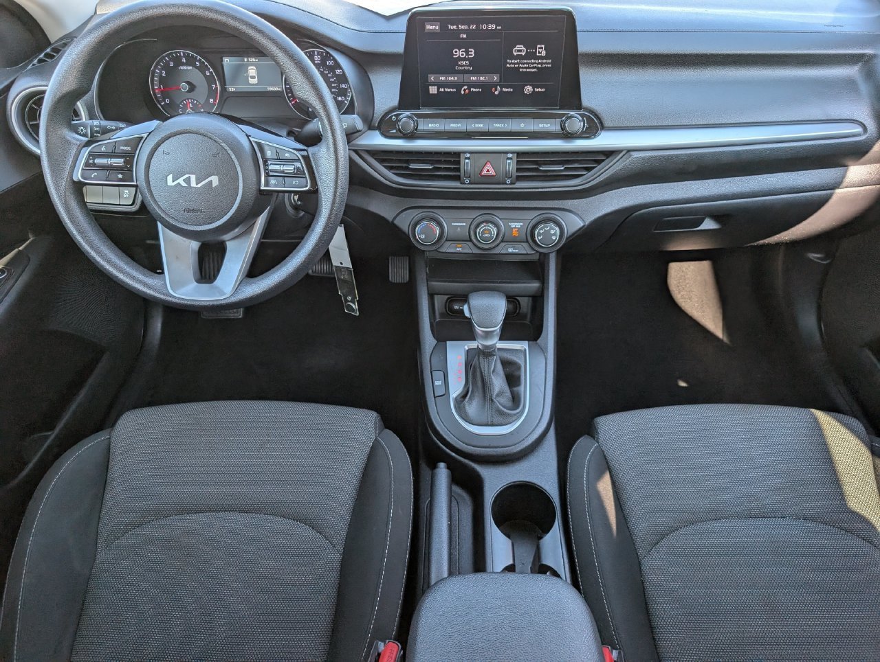 Used 2024 Kia Forte LXS FWD image 9