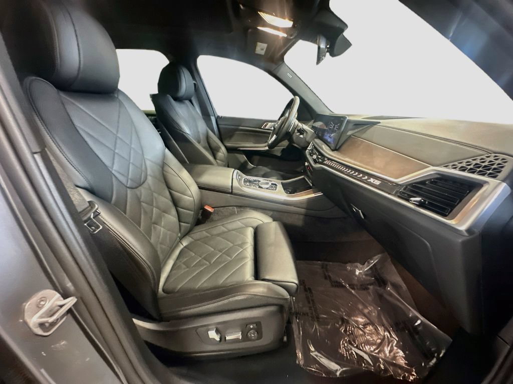 Used 2024 BMW X5 xDrive50e AWD/4WD image 30
