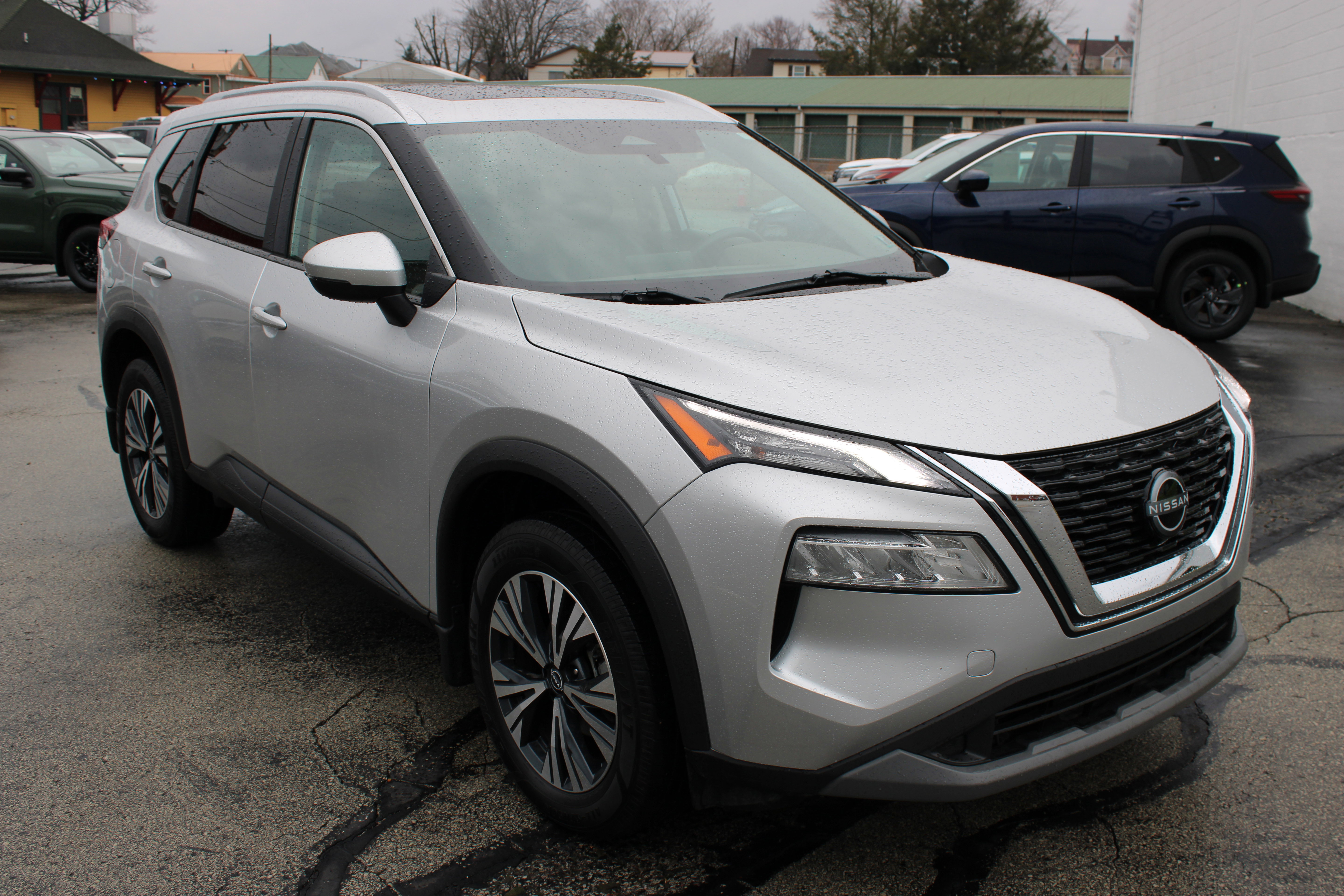 Certified 2023 Nissan Rogue SV w/ SV Premium Package AWD/4WD image 18