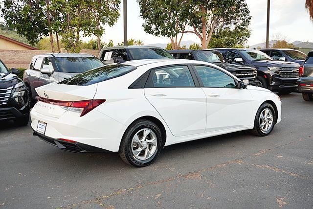Used 2021 Hyundai Elantra SE w/ Cargo Package image 8