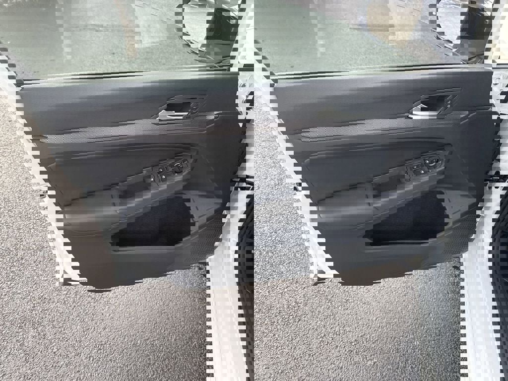 New 2026 Volkswagen Golf image 25