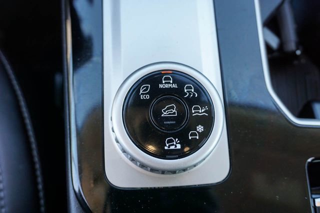 Used 2025 Mitsubishi Outlander SE image 21