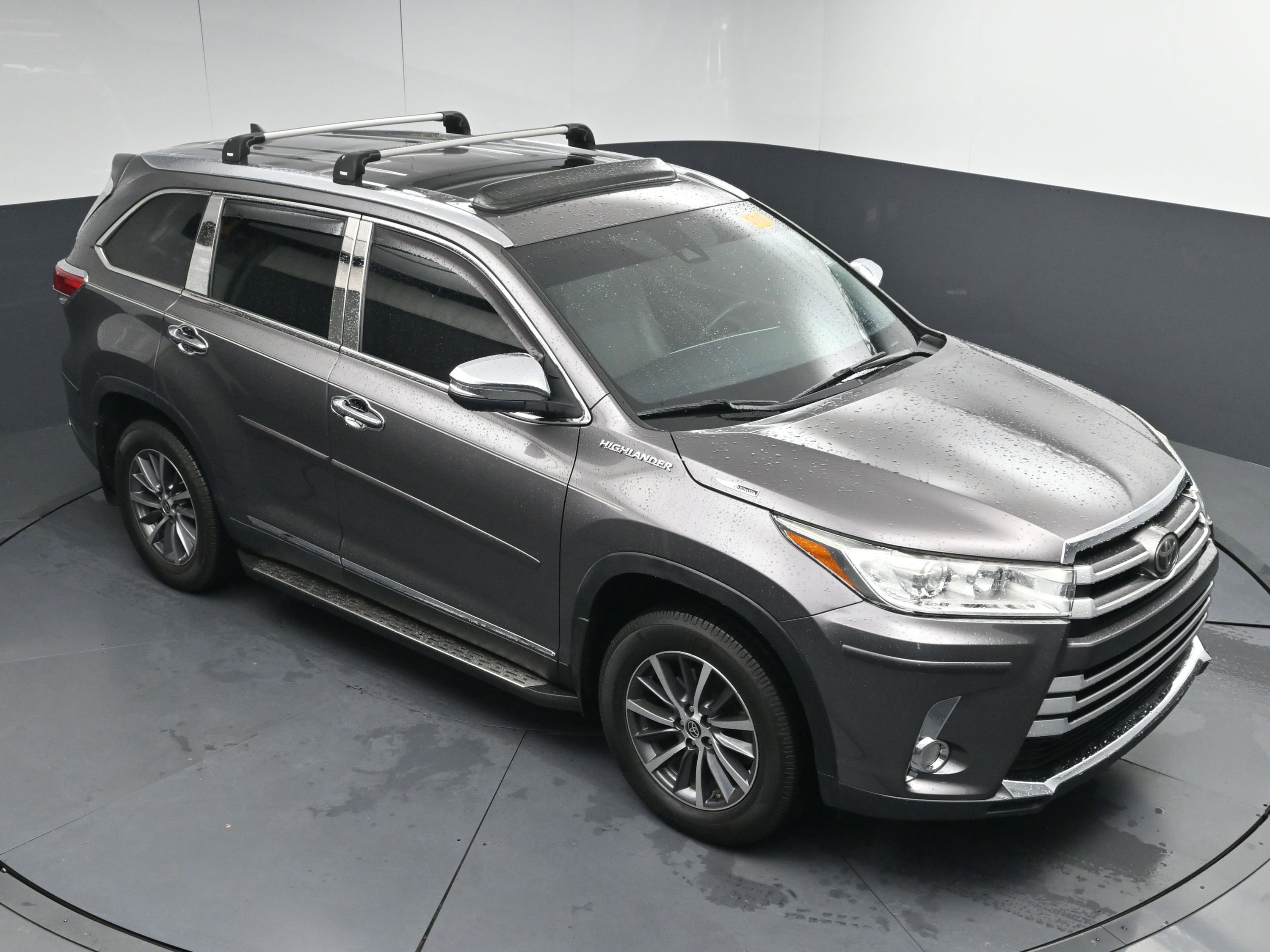 Used 2019 Toyota Highlander XLE image 25