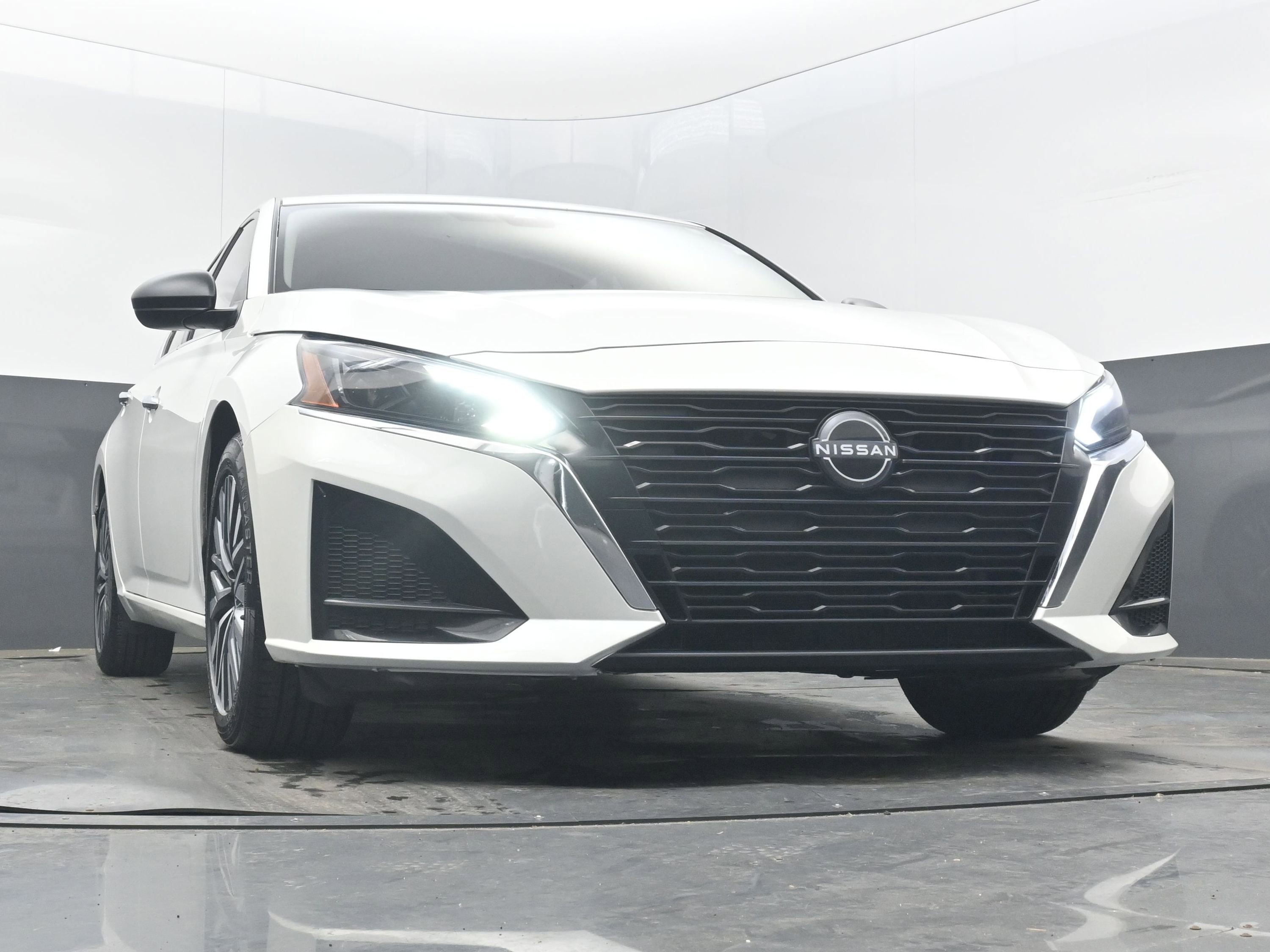 Used 2024 Nissan Altima 2.5 SV image 22