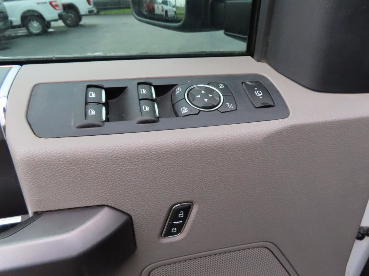 Used 2018 Ford F250 XLT w/ XLT Premium Package image 28