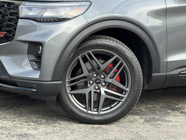 Used 2026 Ford Explorer ST w/ Sun And Sound Package image 9