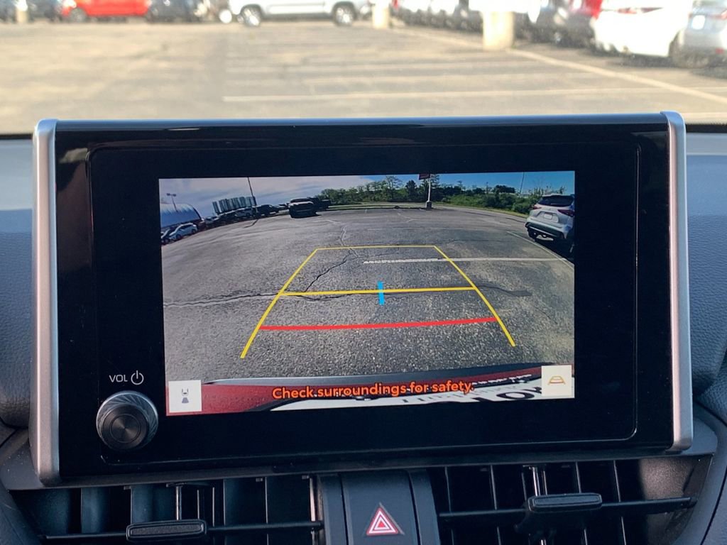 Used 2025 Toyota RAV4 LE AWD/4WD image 22