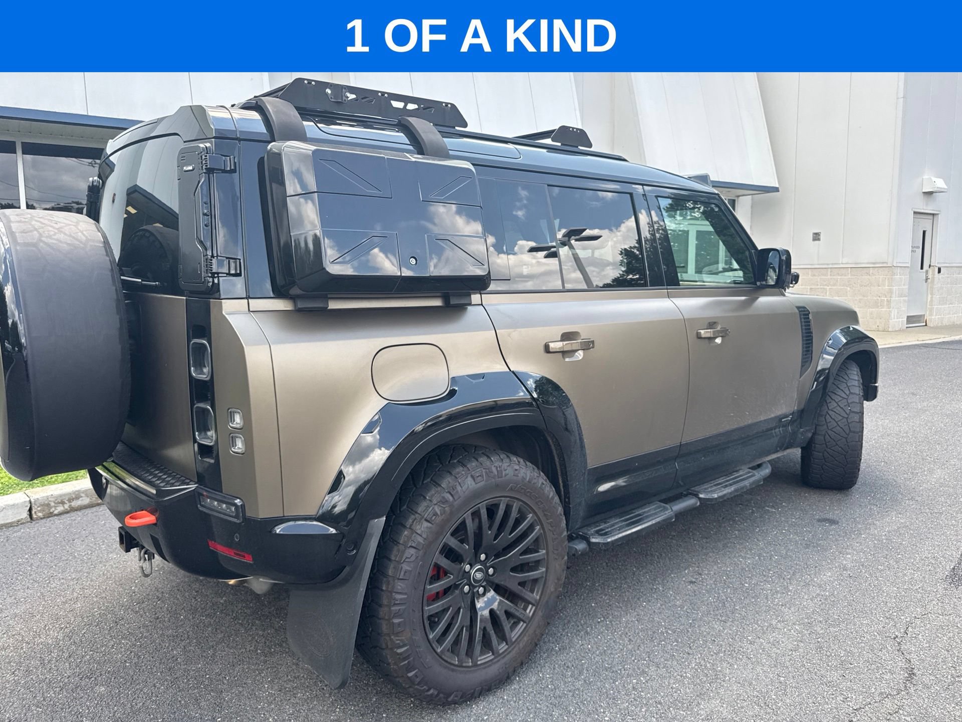 Used 2024 Land Rover Defender 110 X AWD/4WD image 2
