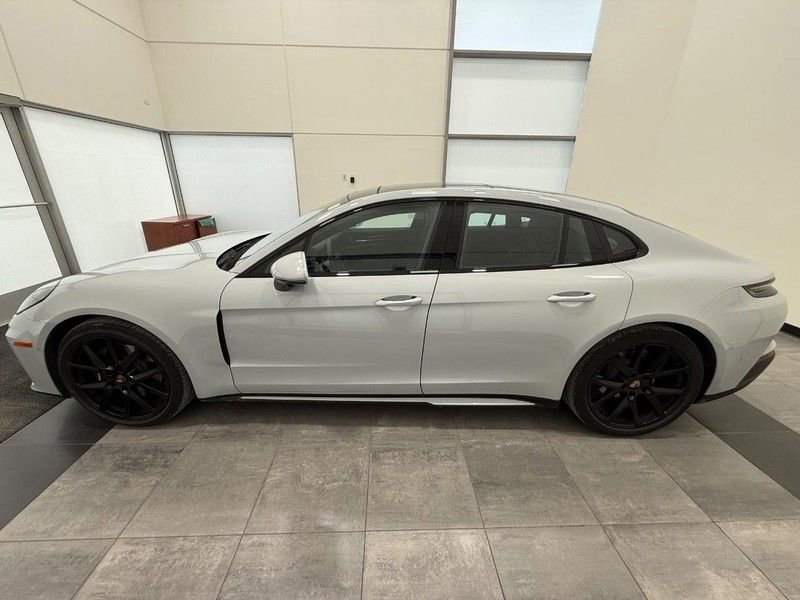 Certified 2026 Porsche Panamera 4 image 2