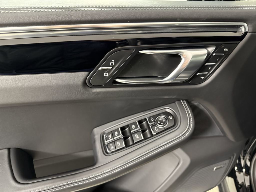 New 2026 Porsche Macan S AWD/4WD image 33