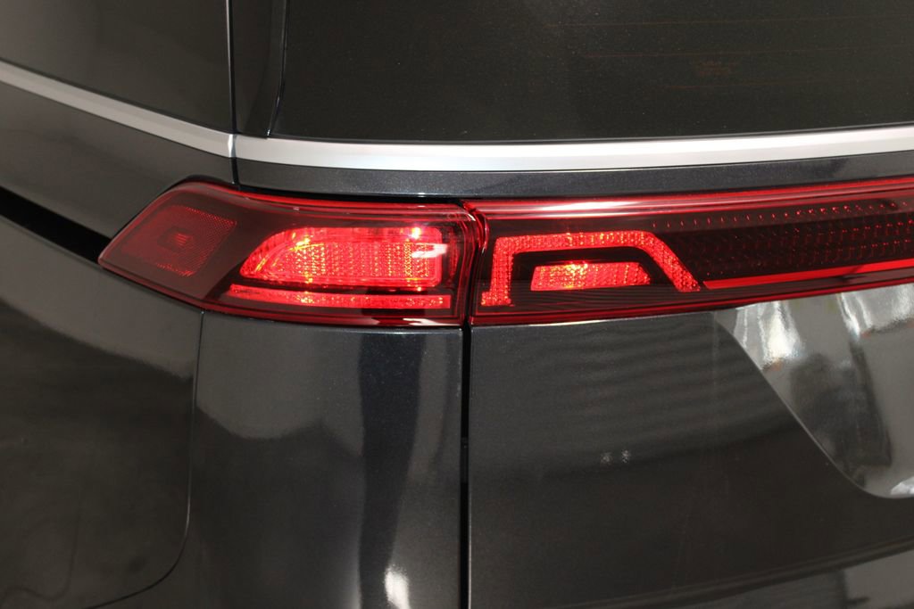 Used 2024 Kia Carnival LX image 53