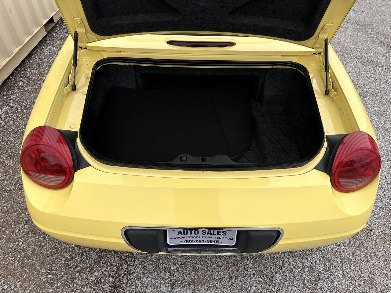 Used 2002 Ford Thunderbird Deluxe image 6