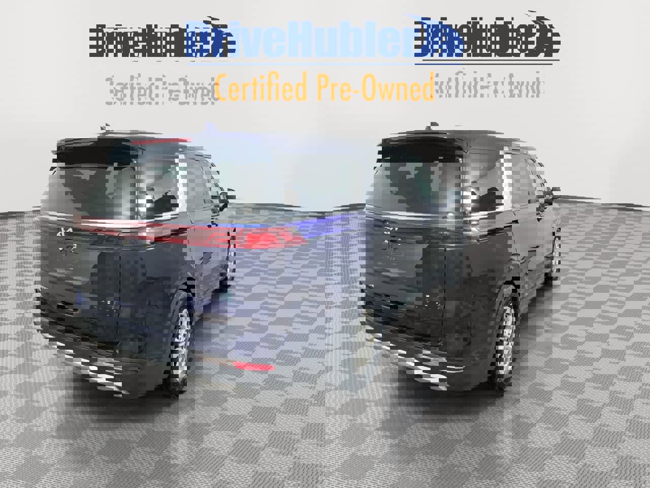 Used 2024 Kia Carnival LX image 2