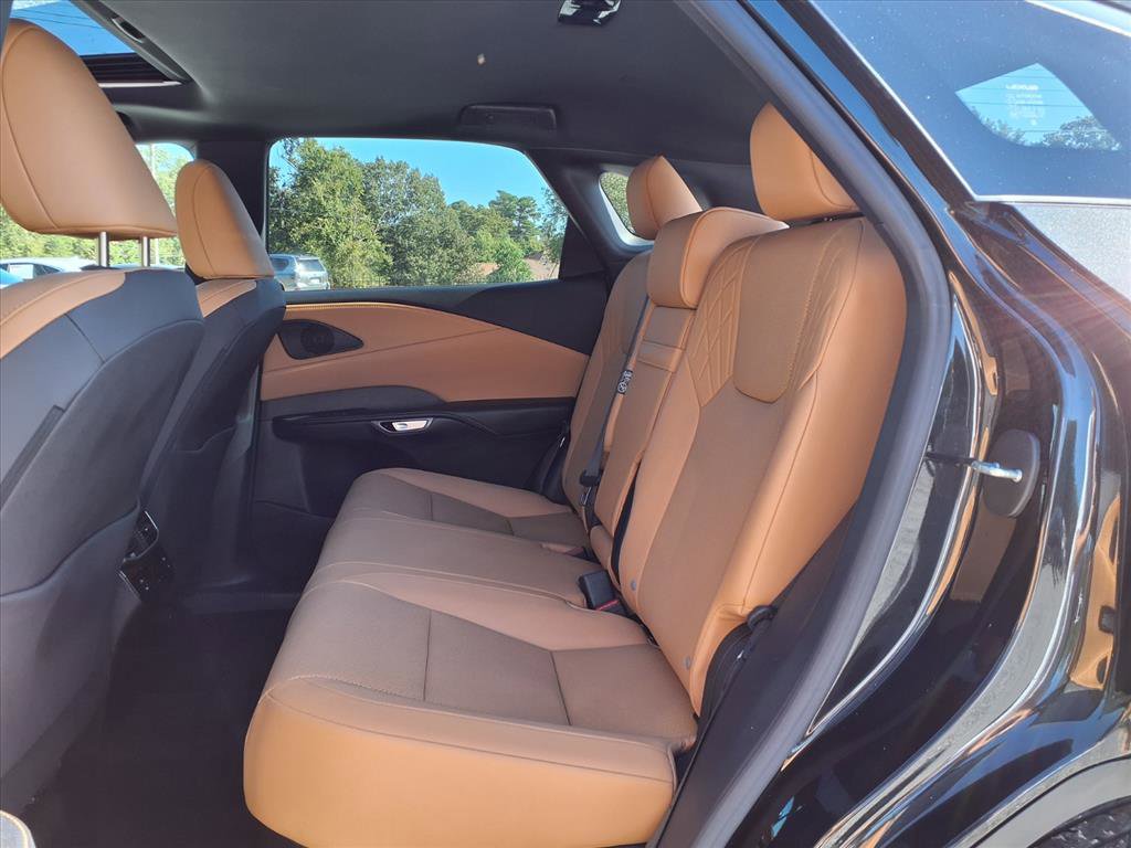 Used 2024 Lexus RX 350 Premium w/ Accessory Package (Z1) image 18