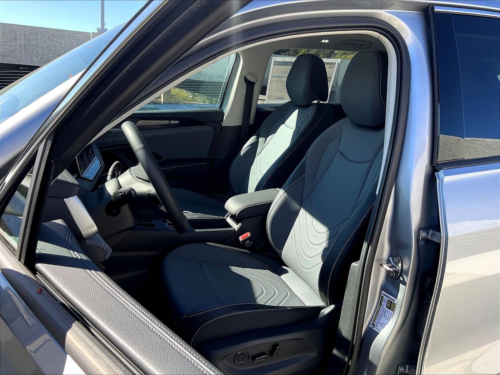 New 2026 Volkswagen Tiguan SE AWD/4WD image 8