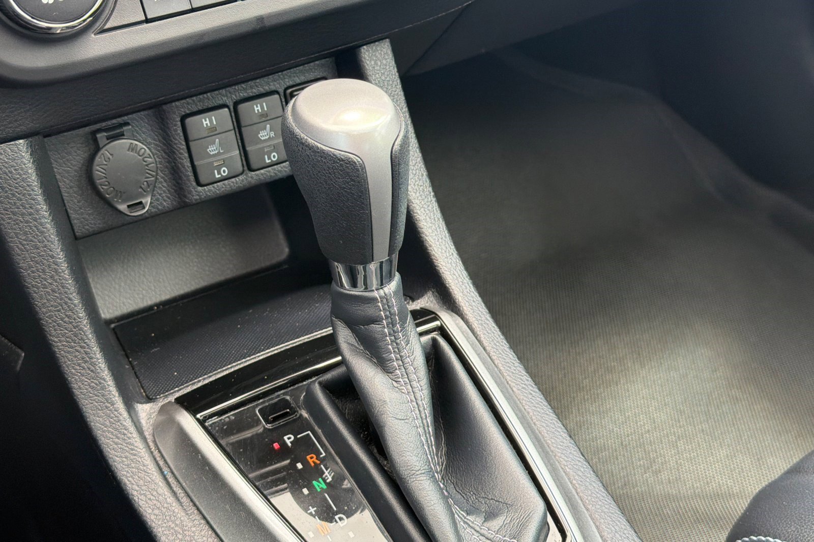 Used 2015 Toyota Corolla S Premium FWD image 26