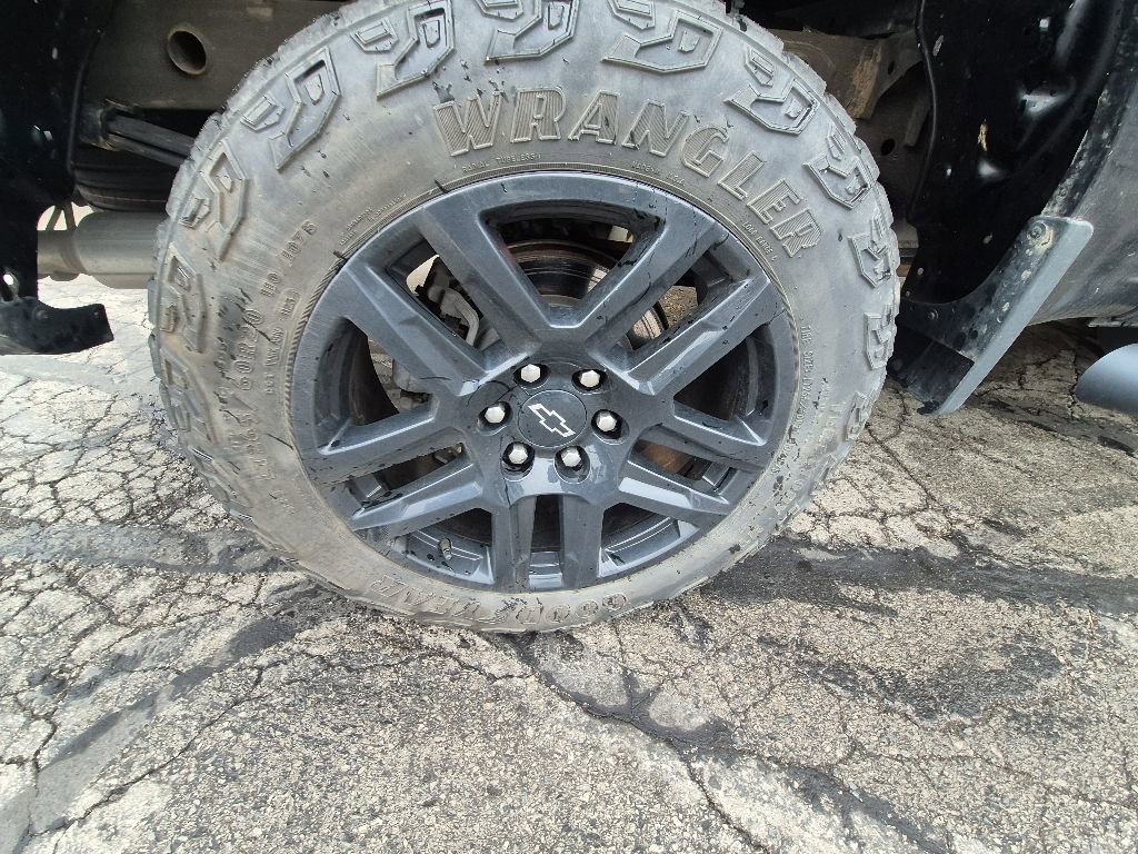 Used 2023 Chevrolet Silverado 1500 LT Trail Boss w/ Convenience Package II AWD/4WD image 9