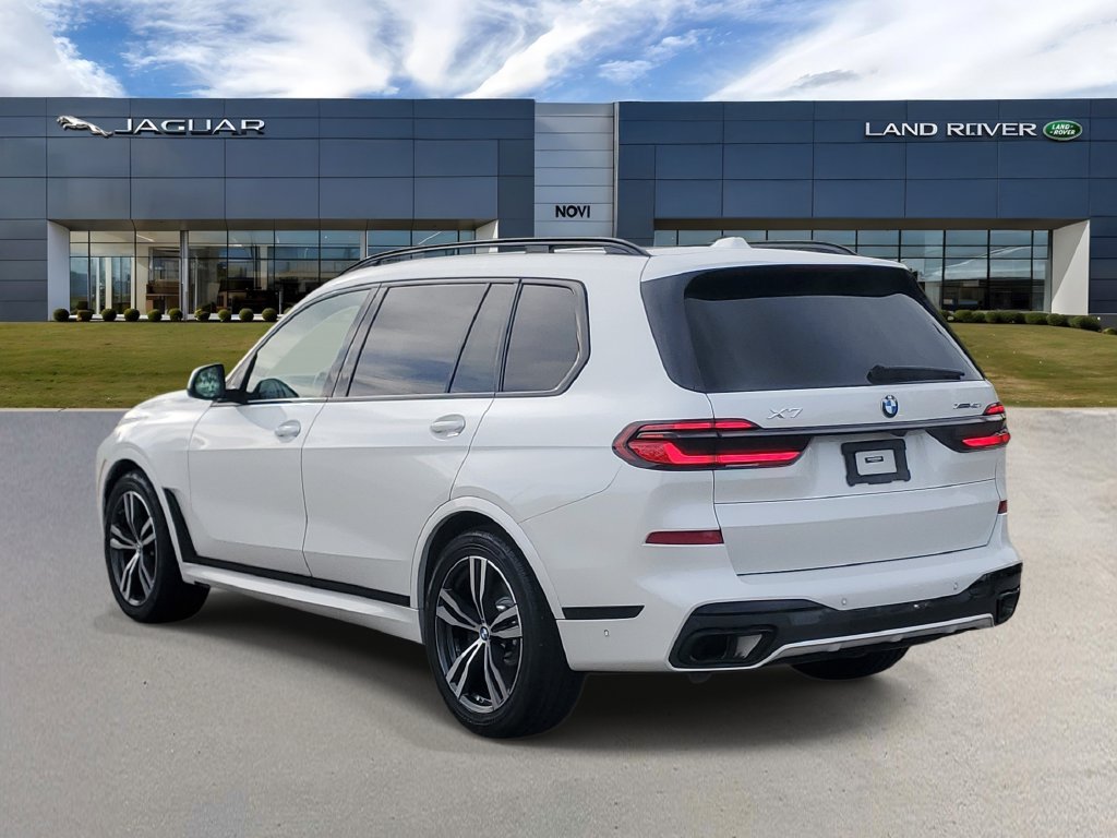 Used 2024 BMW X7 xDrive40i w/ Executive Package AWD/4WD image 4