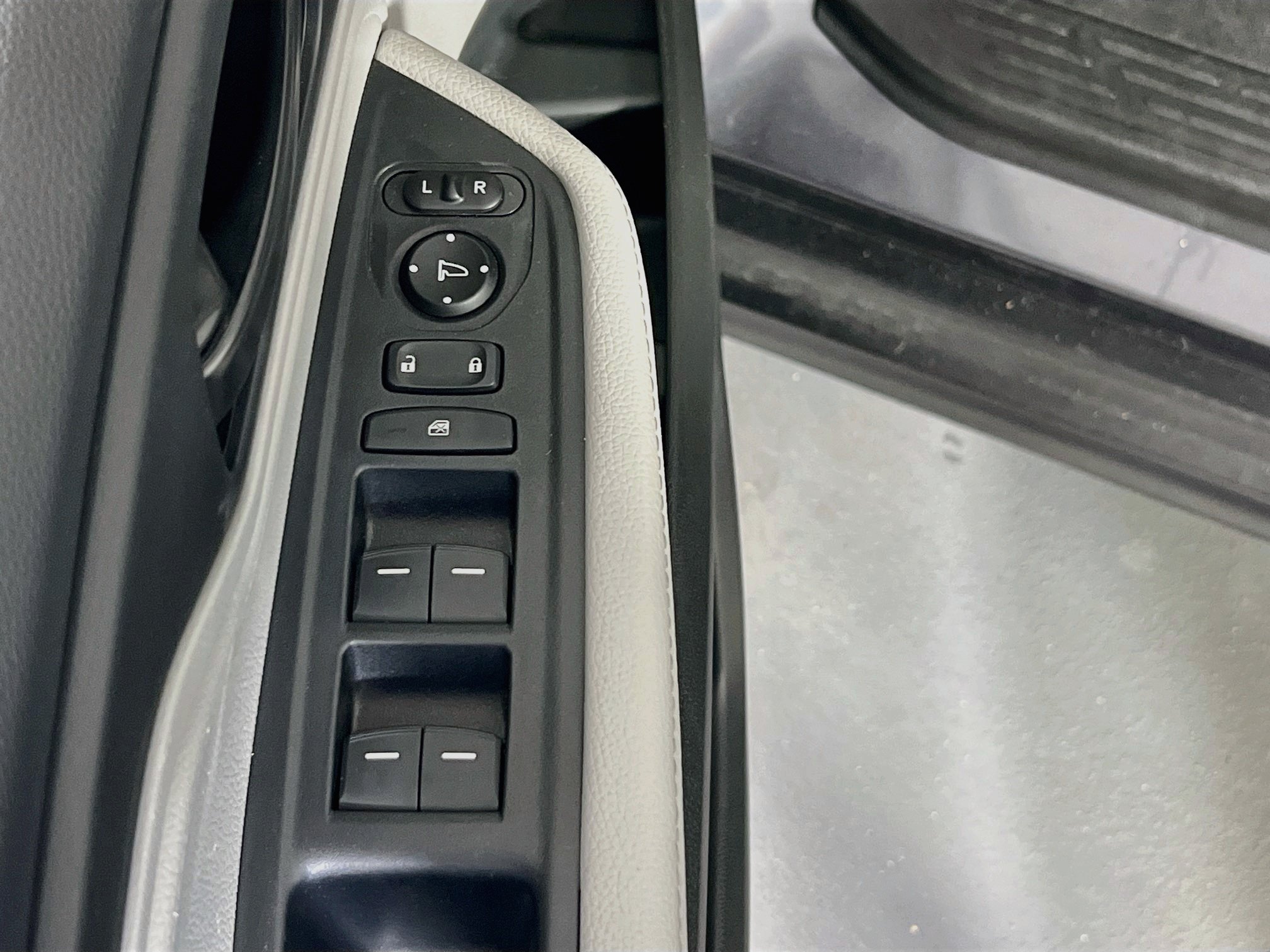 Used 2023 Honda Odyssey EX-L image 17